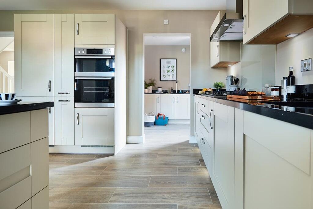 Additional property image - 8 Stirling Close,
Maldon,
CM9 6GS