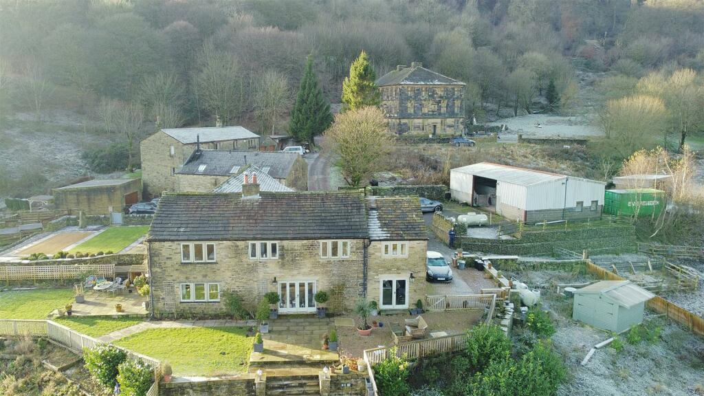 4 bedroom character property for sale in Scout Hall Farm, Lee Lane