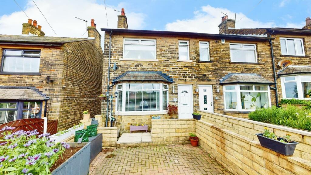 2 bedroom end of terrace house for sale in Cooper Lane, Shelf, Halifax, HX3