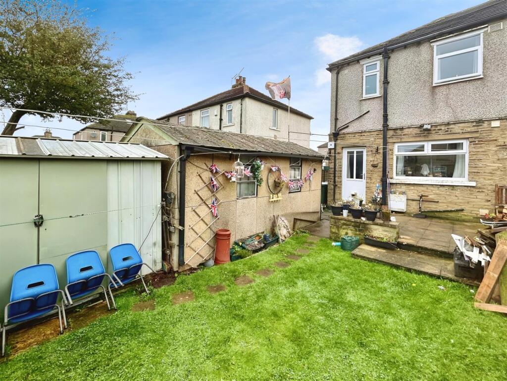 Additional property image - Glenaire, Shipley, Bradford
