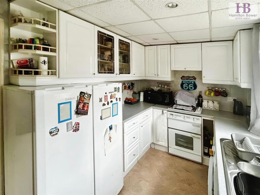 Additional property image - Glenaire, Shipley, Bradford