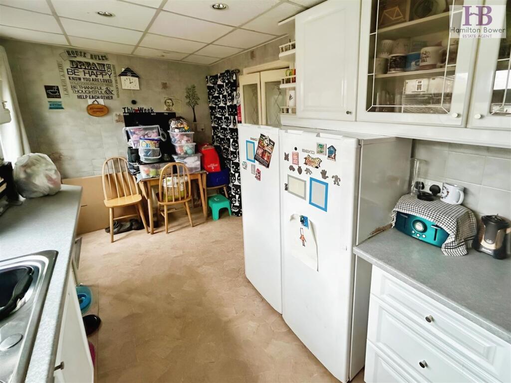 Additional property image - Glenaire, Shipley, Bradford