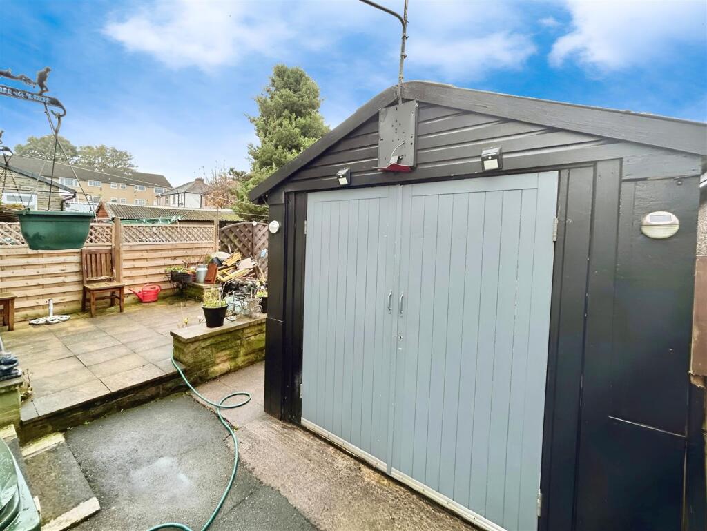 Additional property image - Glenaire, Shipley, Bradford