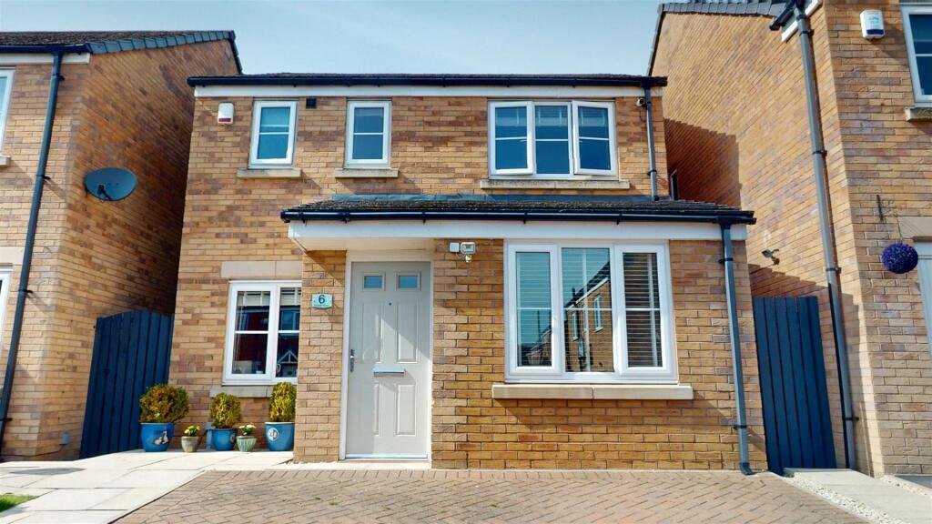 Main image of property: Asquith Mews, Lightcliffe, Halifax