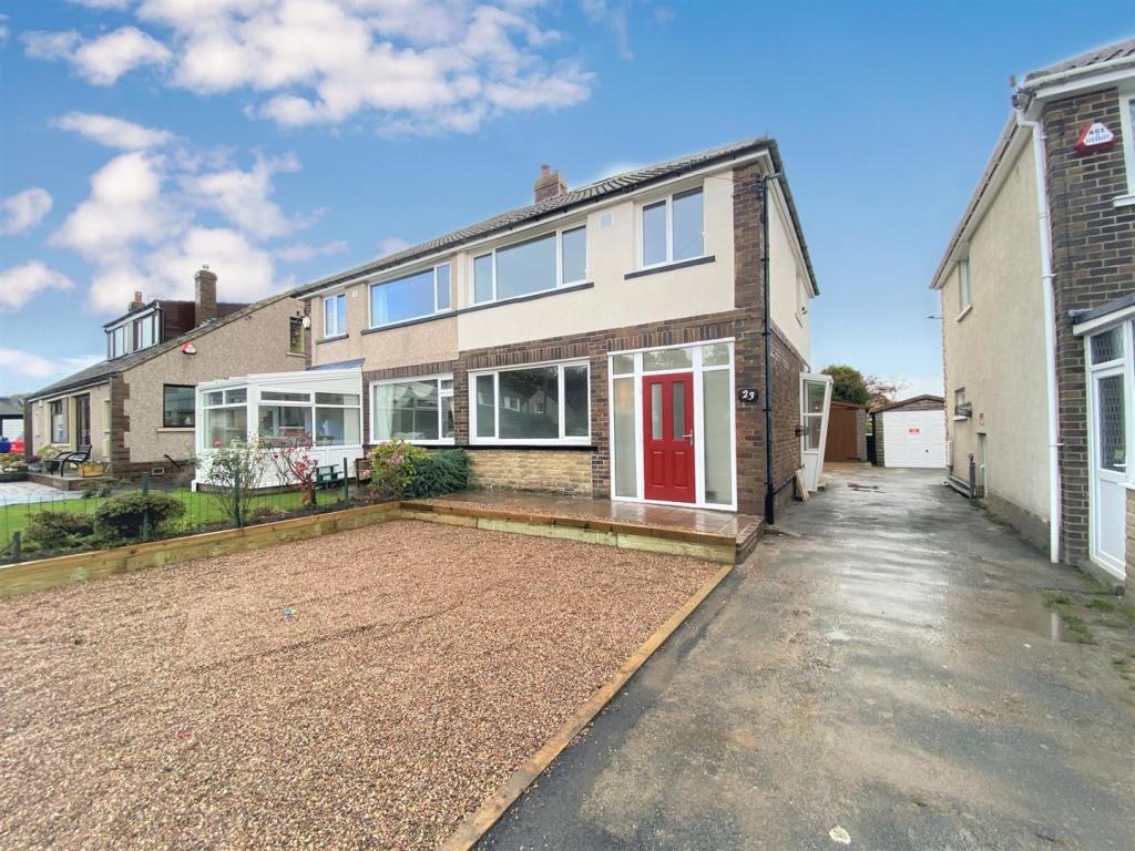 3 bedroom semi-detached house for sale in Yewtrees Avenue, Northowram ...