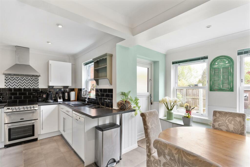 3 bedroom terraced house for sale in Wilkinsons Court, Easingwold, YO61