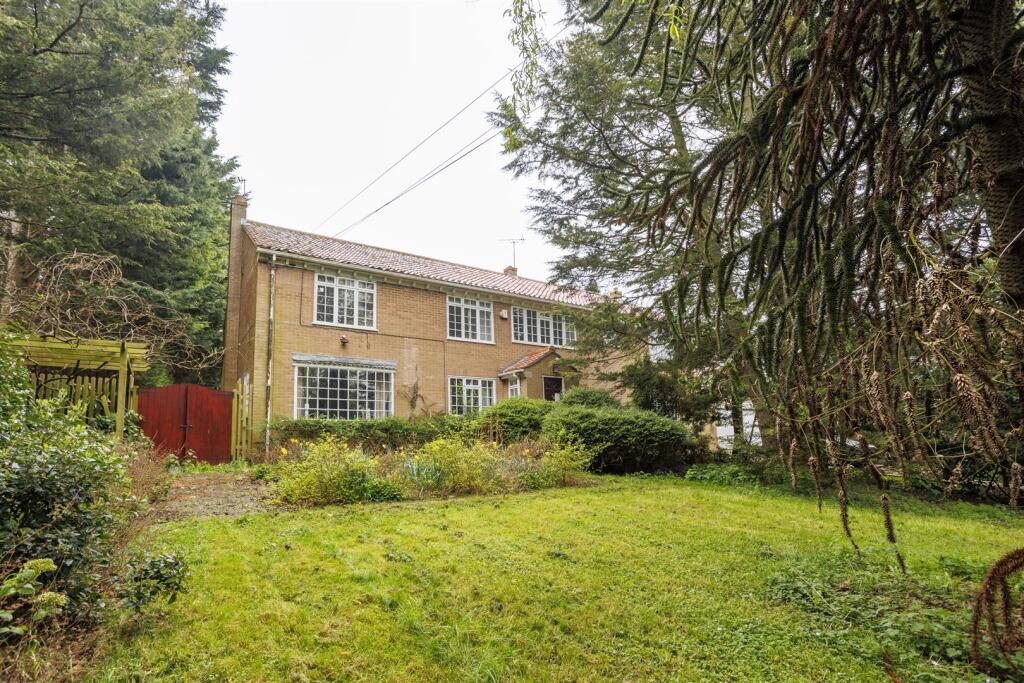 Main image of property: Farlington
