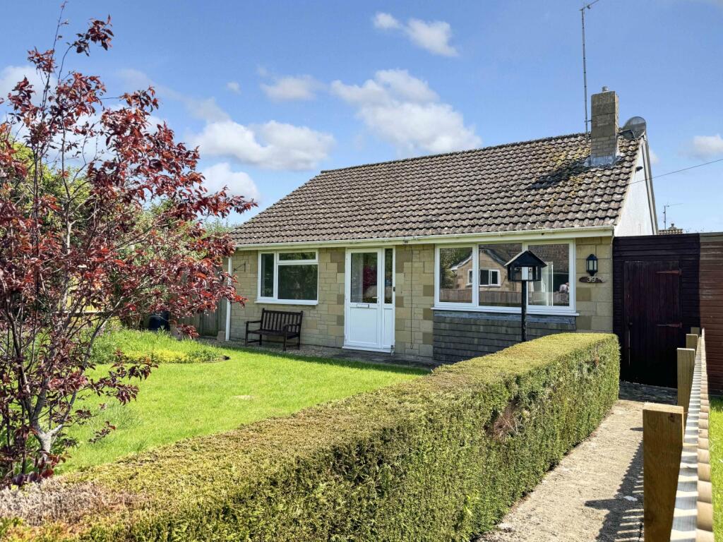 3 bedroom detached bungalow for sale in River Way, South Cerney, GL7
