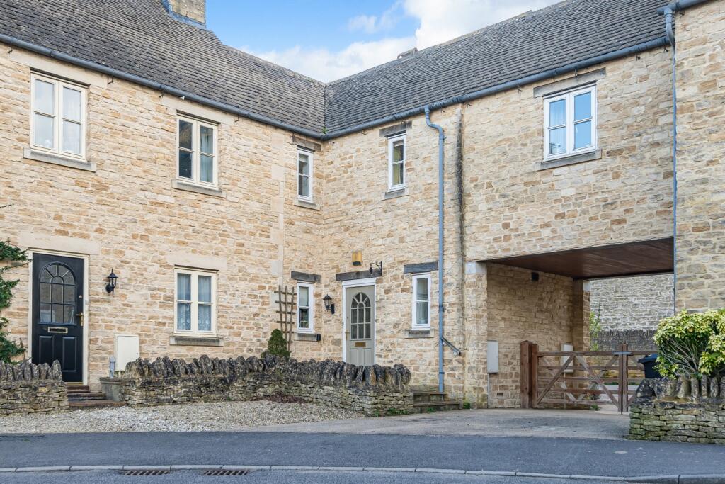 2 bedroom terraced house for sale in The Limes, South Cerney, GL7