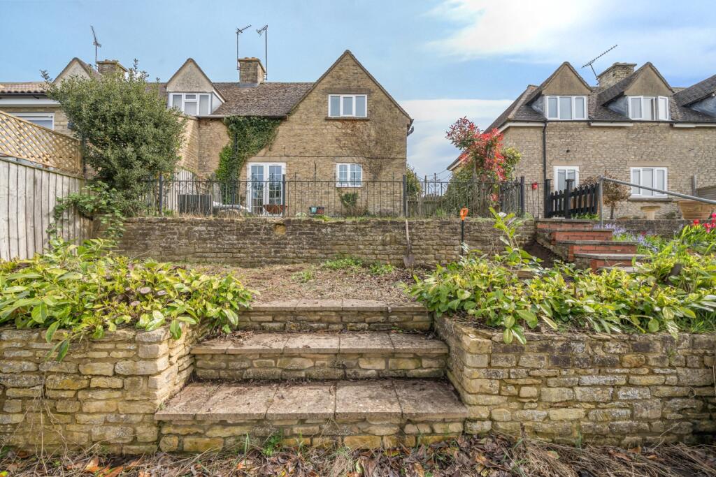 2 bedroom semidetached house for sale in Coronation Road, Tetbury