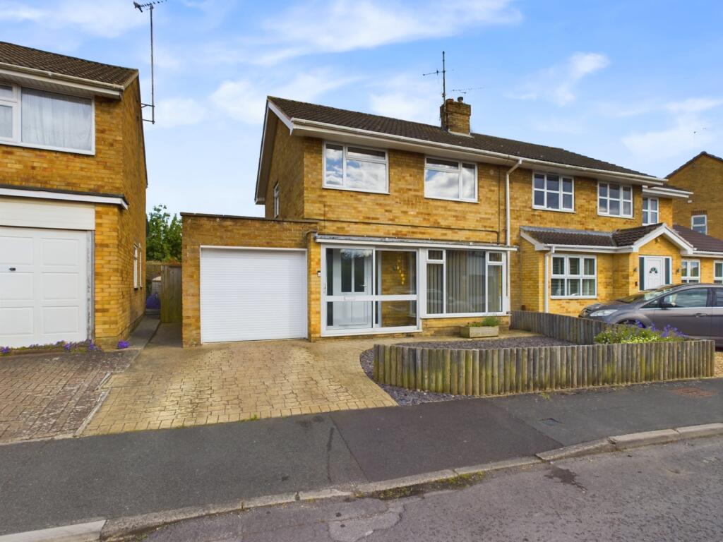 Main image of property: 32 John Herring Crescent, Swindon