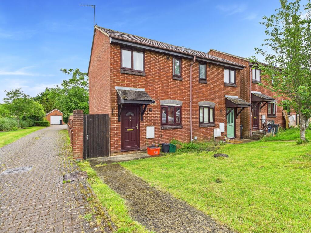 Main image of property: Toppers Close, Swindon, SN25