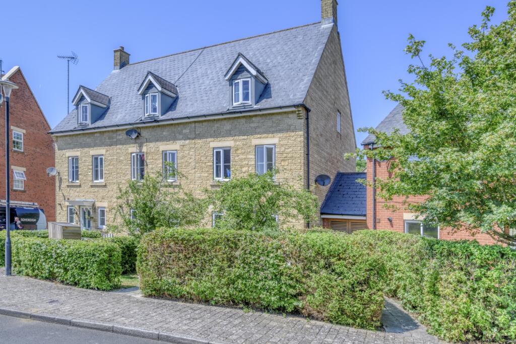 Main image of property: Eyre Close, Swindon, SN25