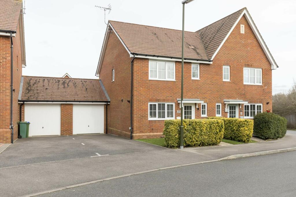 3 bedroom semidetached house for sale in Roman Lane, Southwater, RH13