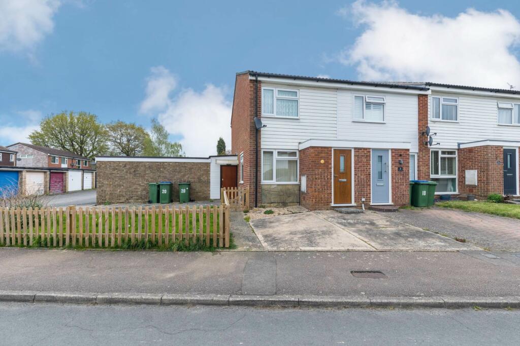 2 bedroom end of terrace house for sale in Bearsden Way, Broadbridge