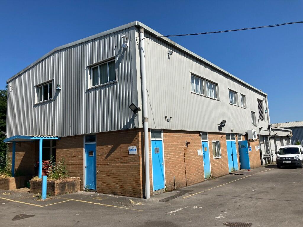 Warehouse to lease in Former Milk & More Premises, Lynx Trading Estate