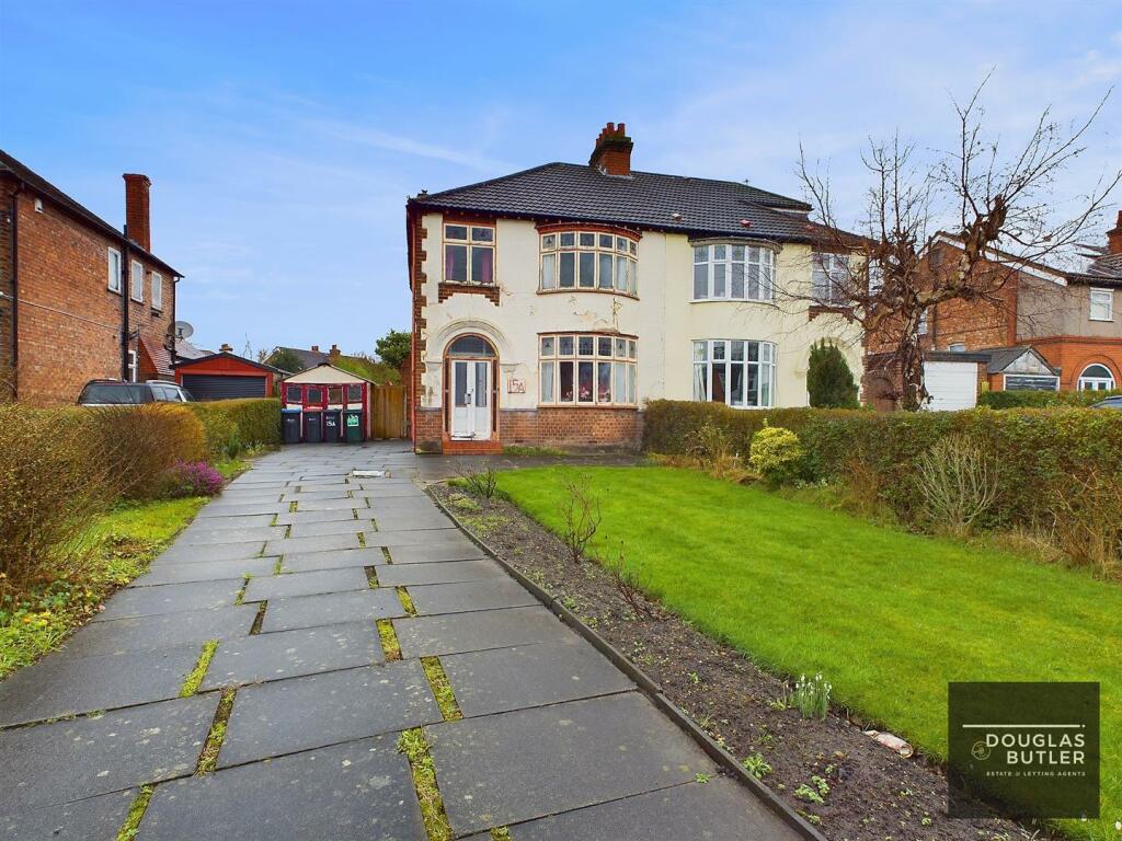 3 bedroom semi-detached house for sale in Vicars Cross Road, Vicars Cross, Chester, CH3