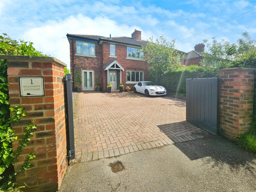 4 bedroom semidetached house for sale in Shannock Cottages, Giantswood