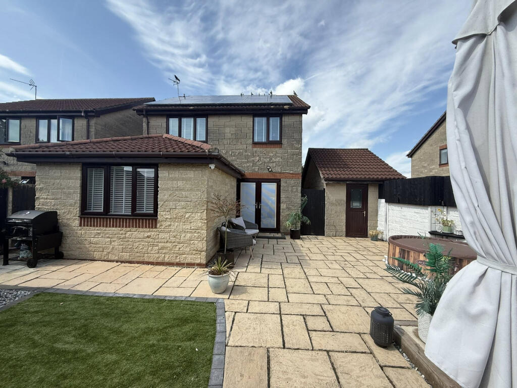Main image of property: Mallow Close, Thornbury, BS35