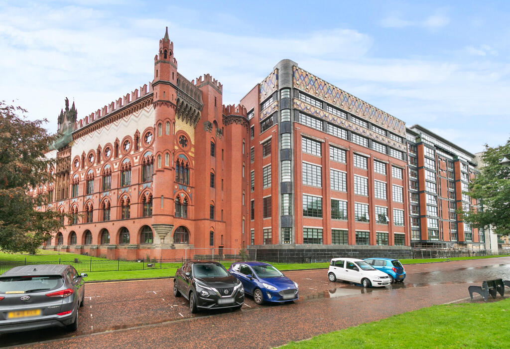 2 bedroom flat for sale in Templeton Court, Glasgow Green, G40