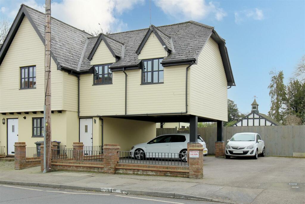 1 bedroom for sale in Horseshoe Cottages, Baldock Road