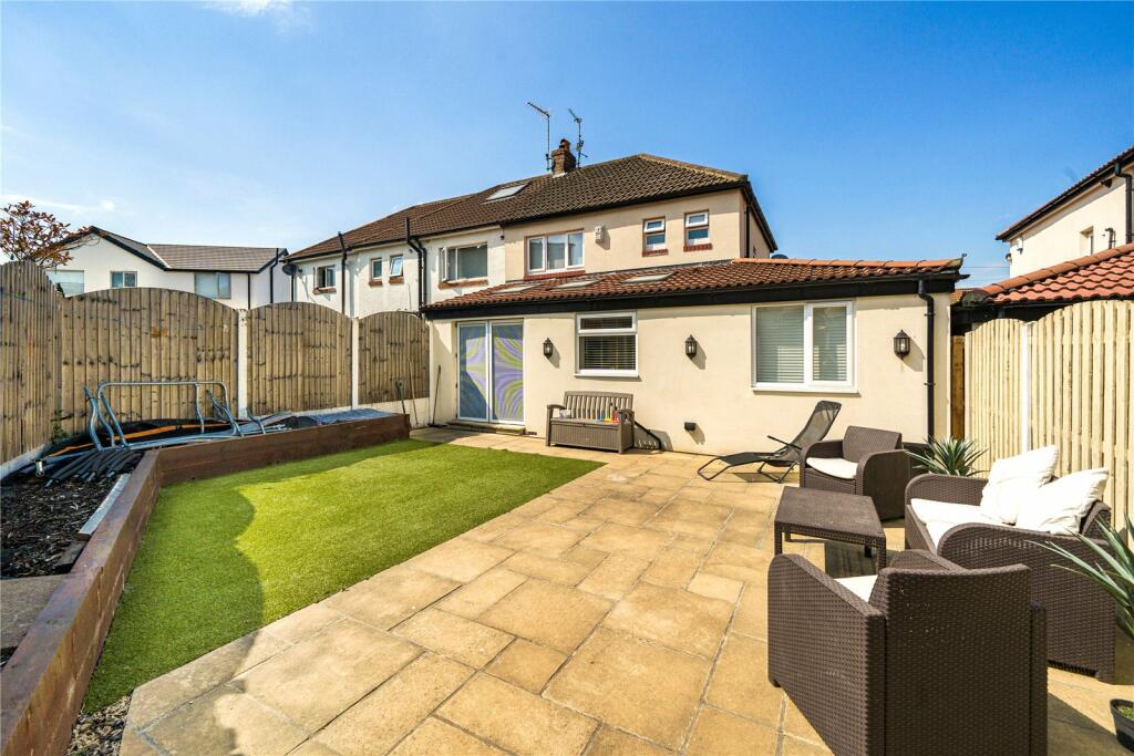 4 bedroom semidetached house for sale in Upper Carr Lane, Calverley