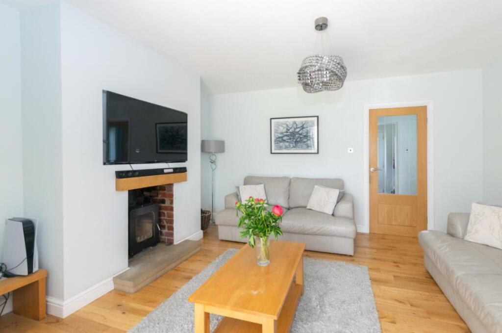 Additional property image - Fairfax Avenue, Drighlington, Bradford, West Yorkshire, BD11