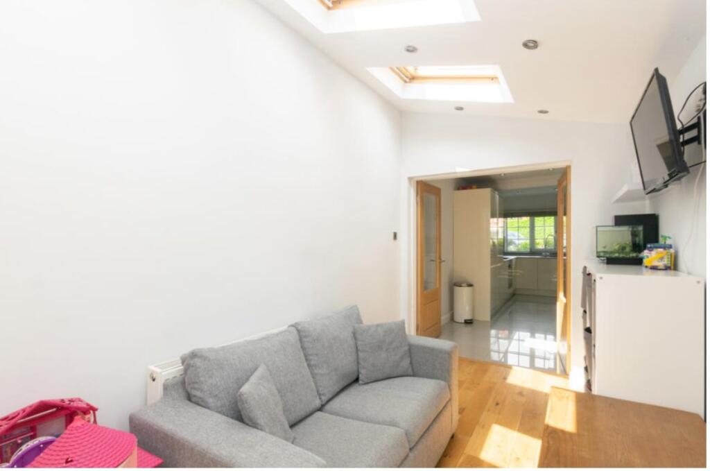 Additional property image - Fairfax Avenue, Drighlington, Bradford, West Yorkshire, BD11
