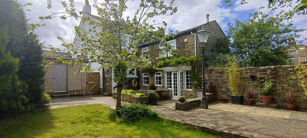 Main image of property: Uppermoor, Pudsey, West Yorkshire, LS28