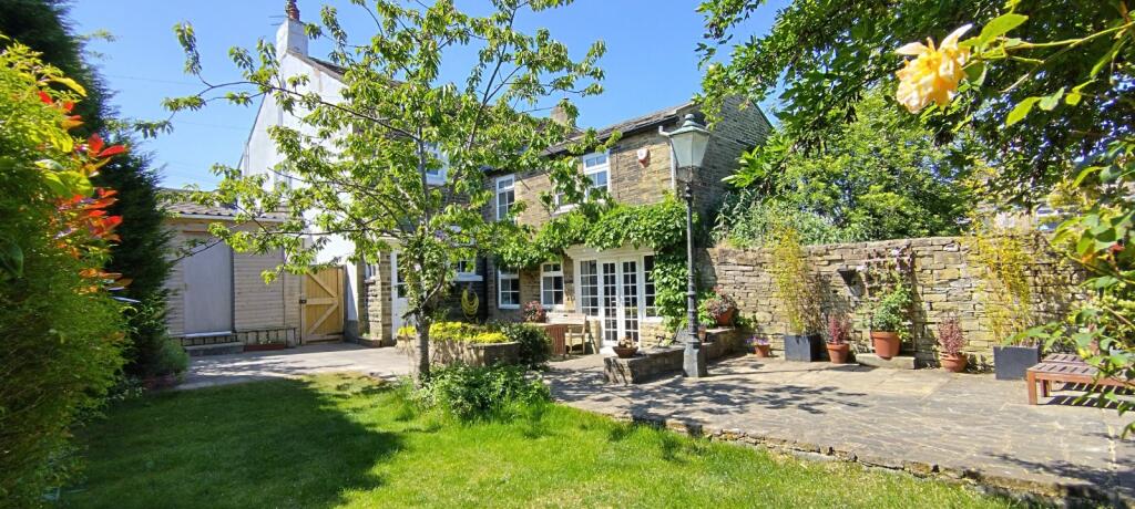 Main image of property: Uppermoor, Pudsey, West Yorkshire, LS28