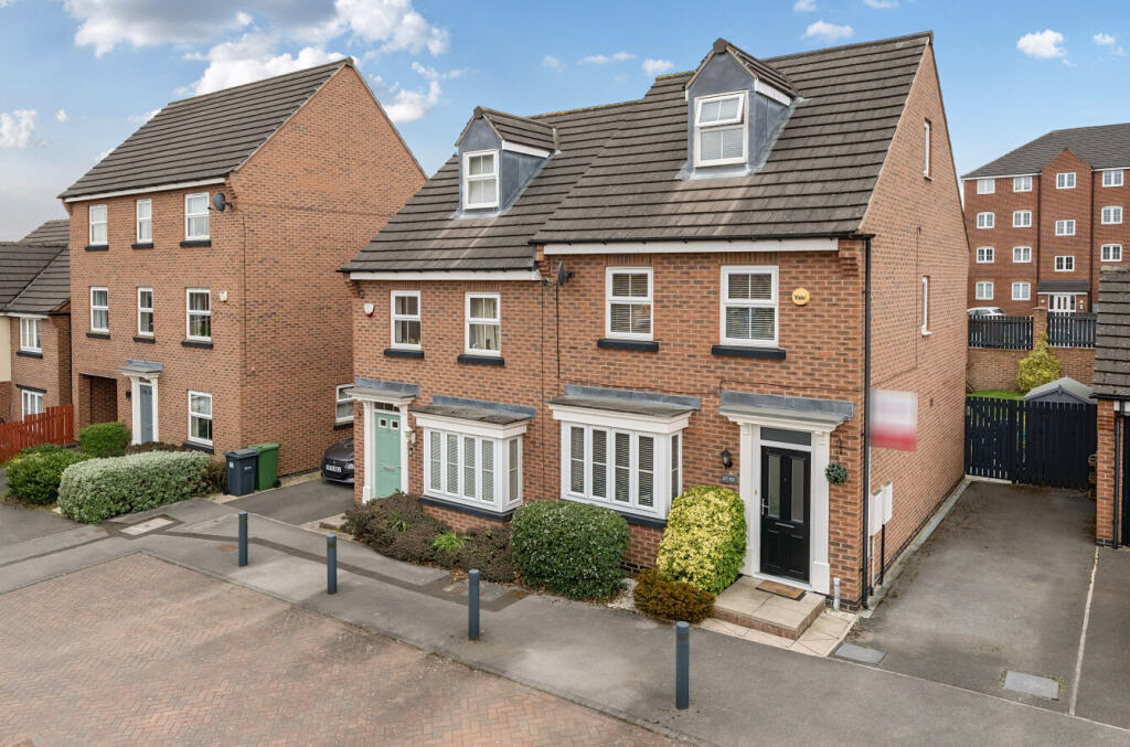 3 bedroom semi-detached house