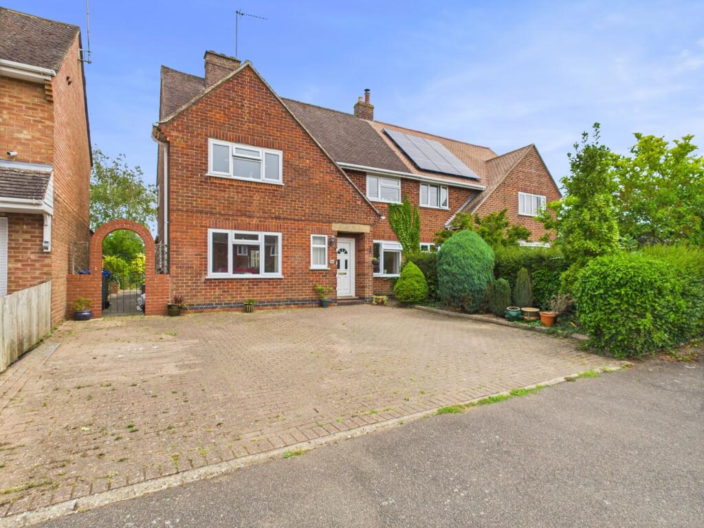 Main image of property: Middlethorpe, Lois Weedon, NN12