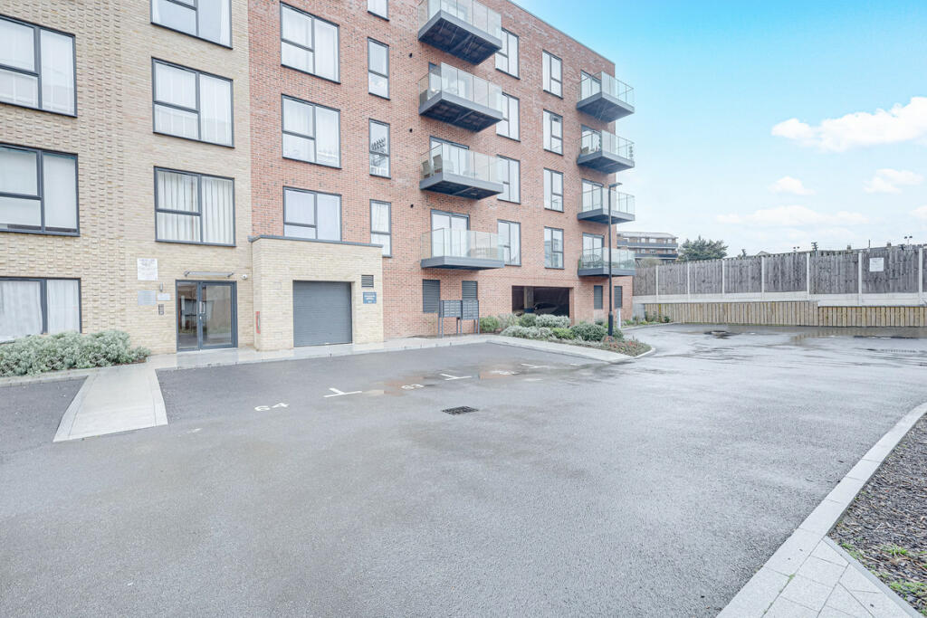 2 bedroom apartment for sale in 10 Fairfax Drive, Westcliffonsea, SS0