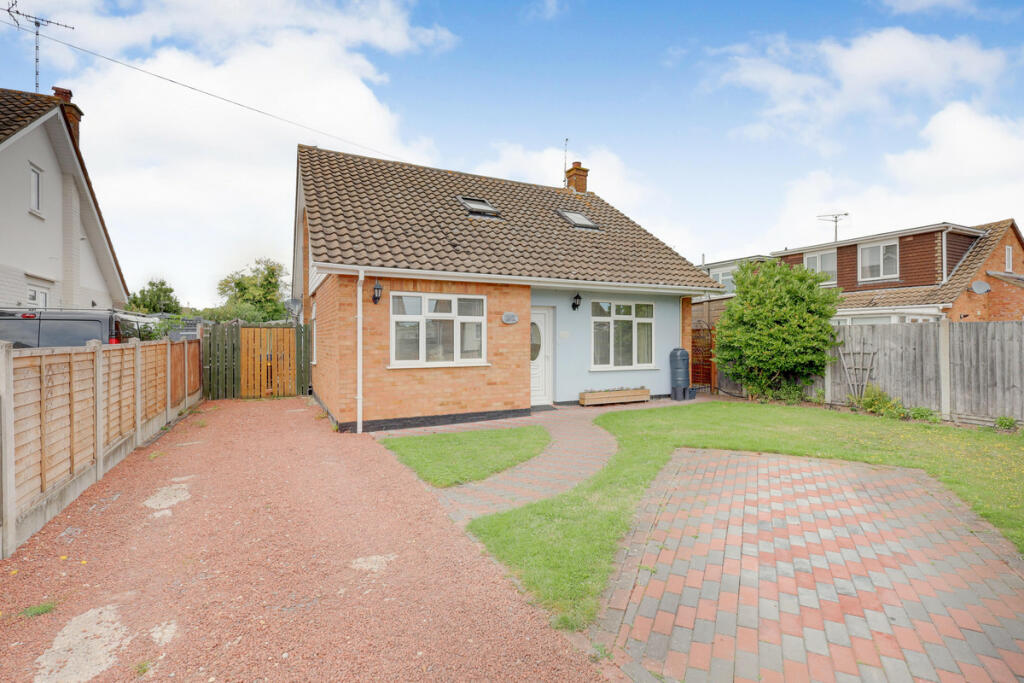 5 bedroom detached house for sale in Rochford, SS4