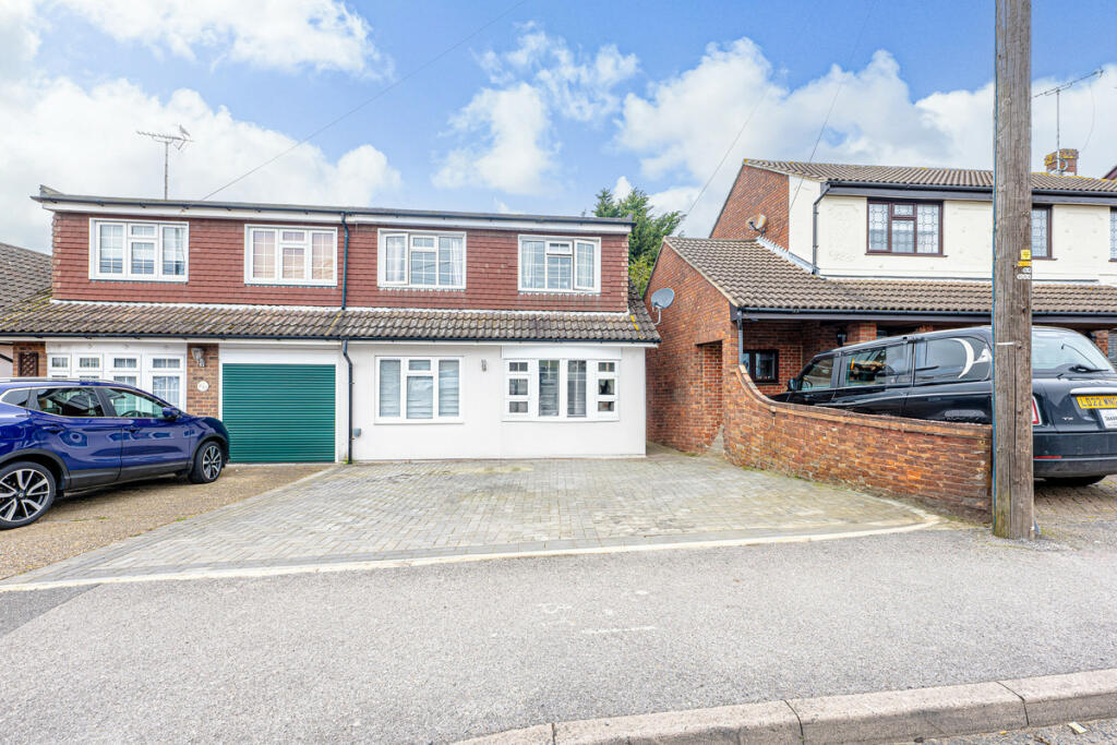 4 bedroom semidetached house for sale in Kents Hill Road, Benfleet, SS7