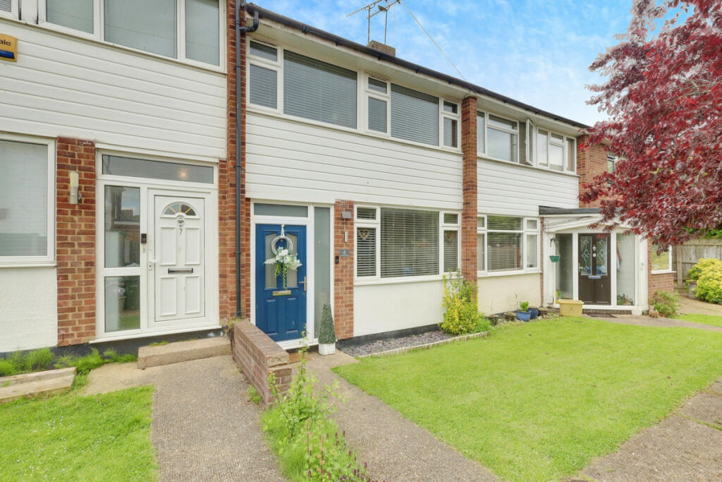 3 bedroom terraced house for sale in St. Clements Close, Benfleet, SS7