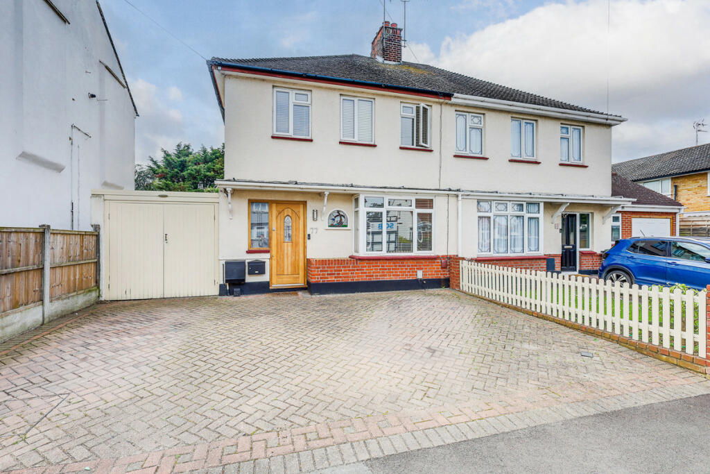 3 bedroom semidetached house for sale in Colemans Avenue, Westcliffon