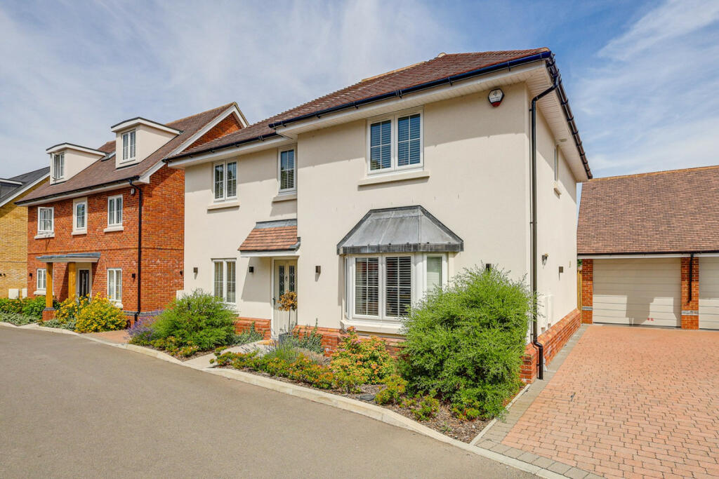 4 bedroom detached house for sale in Chase Mews, Benfleet, SS7