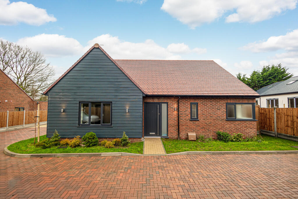Additional property image - Tottenhoe North Drive, Brentwood, CM13