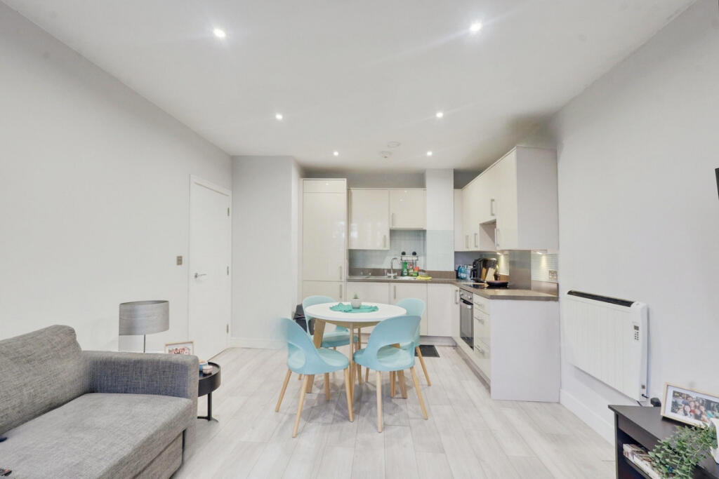 Main image of property: Victoria Avenue, Southend-on-sea, SS2