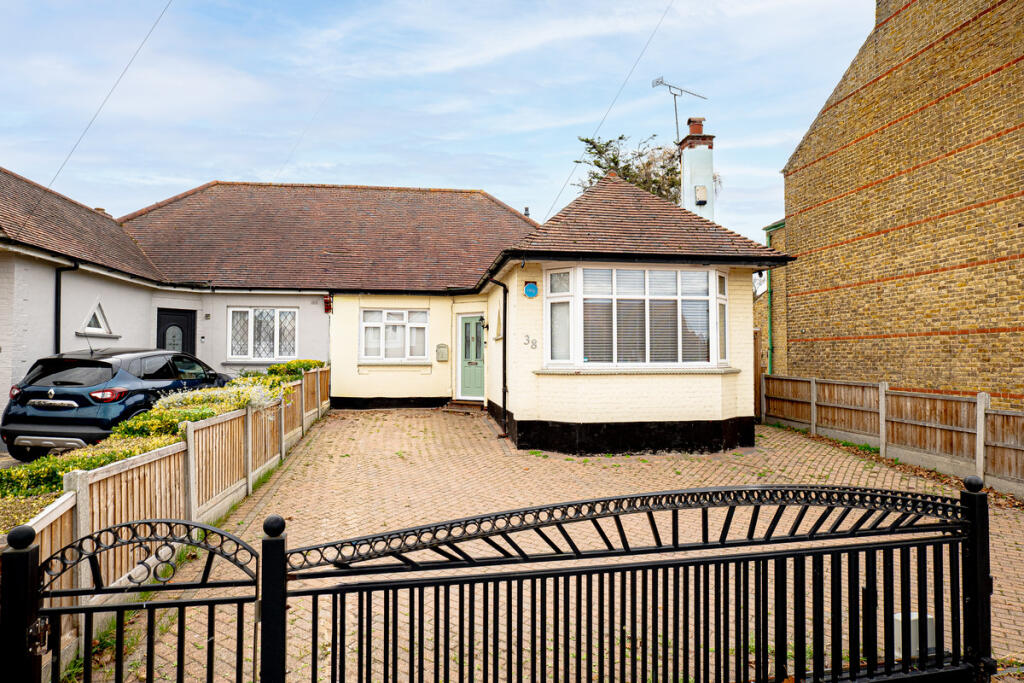 Main image of property: Carlton Avenue, Westcliff-on-sea, SS0