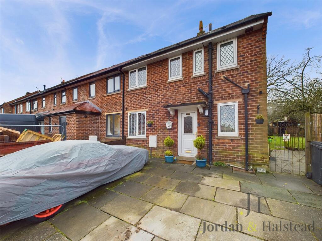 3 bedroom end of terrace house for sale in Elm Crescent, Alderley Edge