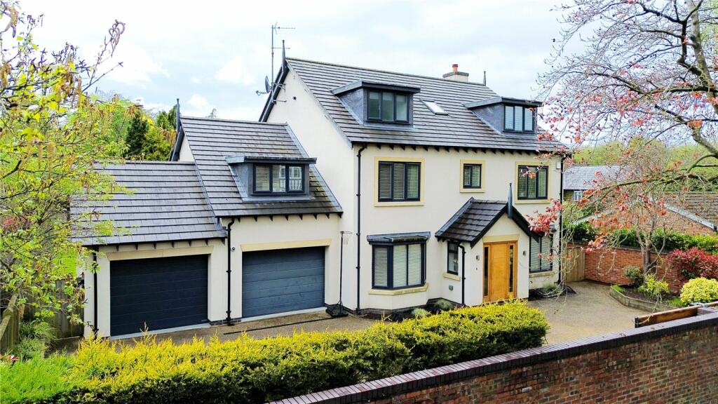 5 bedroom detached house for sale in Styal Road, Wilmslow, Cheshire, SK9