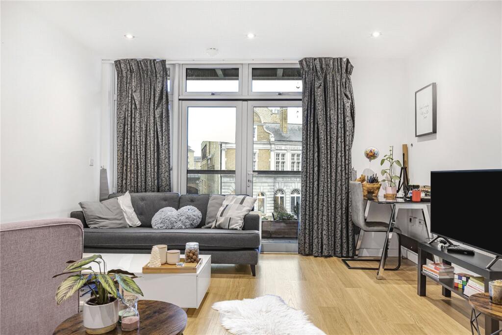 Main image of property: Salton Square, London, E14
