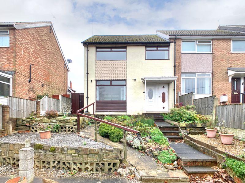 3 bedroom end of terrace house for sale in Manor Farm Way, Middleton, LS10
