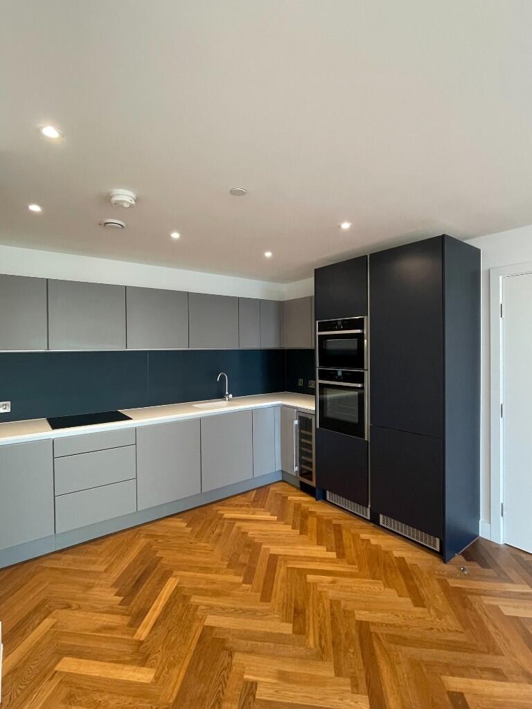 Main image of property: The Residences Deansgate Square, Manchester, Greater Manchester, M15