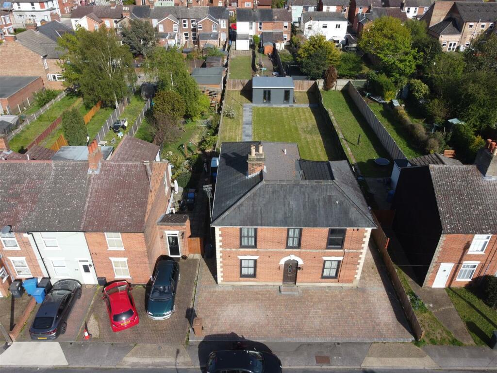 4 bedroom detached house for sale in Alan Road, Ipswich, IP3