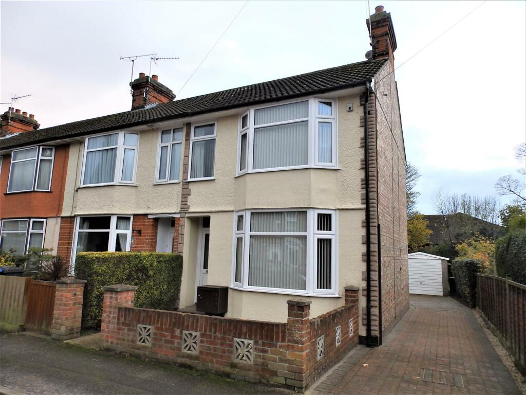 3 bedroom end of terrace house for sale in Tovells Road, Ipswich, IP4