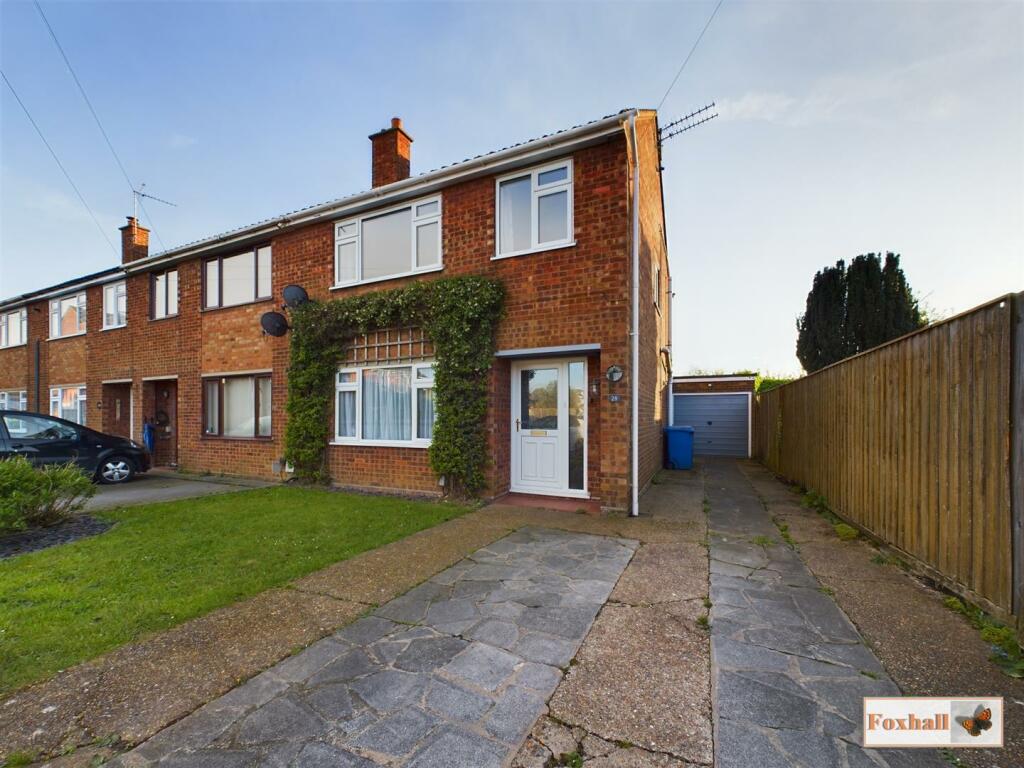 3 bedroom end of terrace house for sale in Lancing Avenue, Ipswich, IP4
