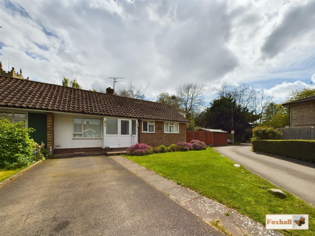 2 bedroom semidetached bungalow for sale in St. Andrews Church Close